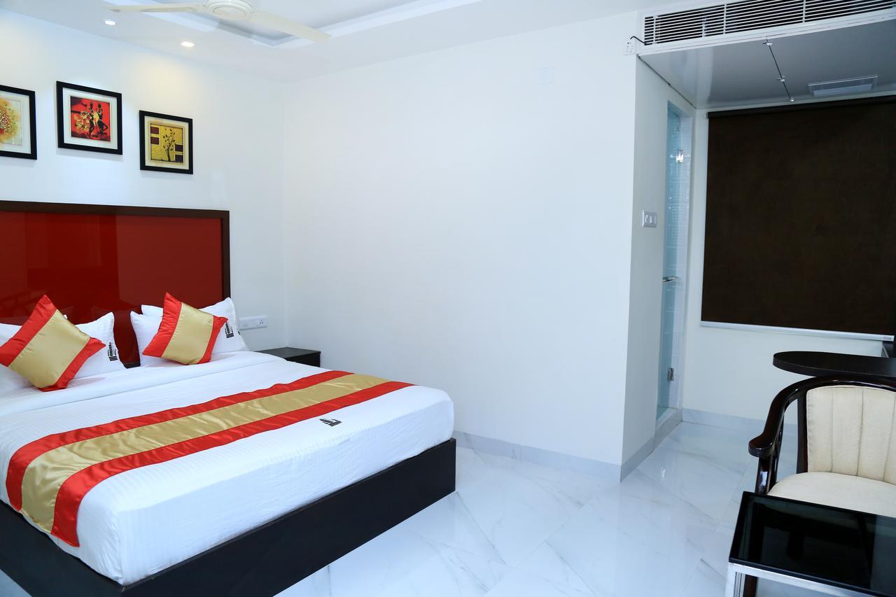 New Hotel Executive Inn Vijayawāda Esterno foto