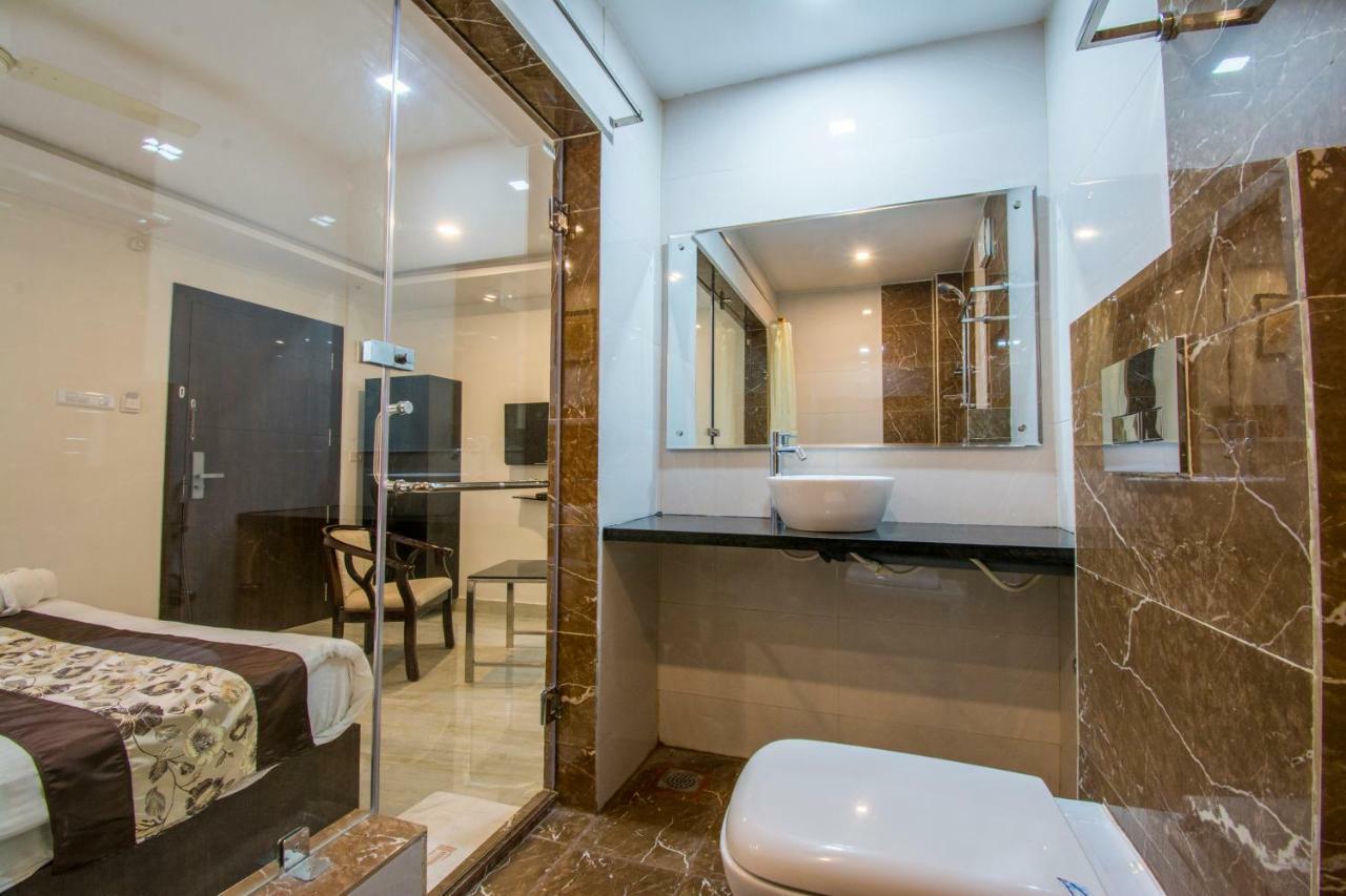 New Hotel Executive Inn Vijayawāda Esterno foto